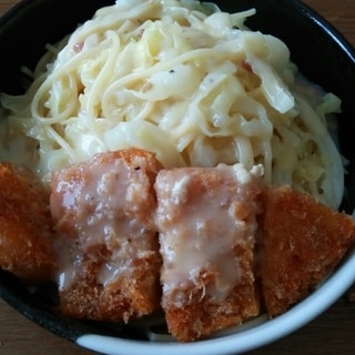 キャベツパスタ（カルボナーラ味）白身魚のフライ添え